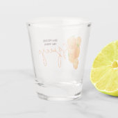 Ze Vond Haar Bruiloft Uitnodiging Bruidsjonker Shot Glas (Achterkant)