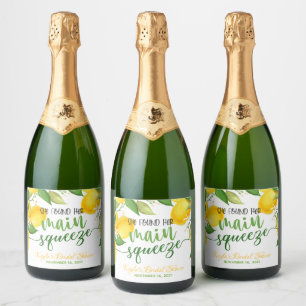 Ze vond haar favoriete fles sprankelende wijn L Sparkling Wijnetiket