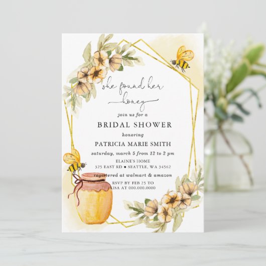 Ze vond haar Honey Floral Bee Vrijgezellenfeest Kaart (Staand voorkant)