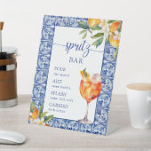 Ze vond haar hoofdspritzbar reclamebord met voetstuk (Insitu)