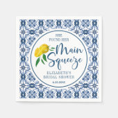 Ze vond haar Italiaanse blauwe Tegel in het hoofdp Servet (Voorkant)