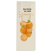 Ze vond haar knuffel Bruidsjonkerfeest Wijn Cadeautas (Voorkant)