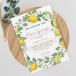 Ze vond haar Min Squeeze Citrus Vrijgezellenfeest Kaart<br><div class="desc">Ze vond haar Min Squeeze Lemon Bridal Shower Invitations,  Citrus Waterverf Lemon Thleed Vrijgezellenfeest,  Citurs Vrijgezellenfeest Initations</div>