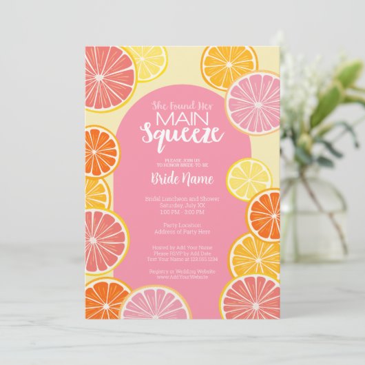 Ze vond haar Vrijgezellenfeest op het hoofdplein Kaart (Staand voorkant)