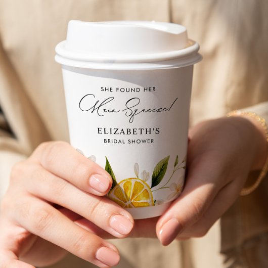 Ze vond haar Vrijgezellenfeest op het hoofdplein Papieren Bekers