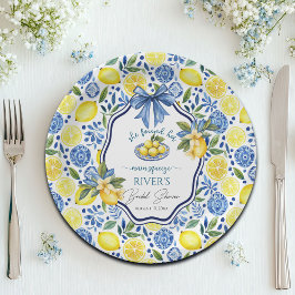 Ze vond haar Vrijgezellenfeest op het hoofdplein Papieren Bordje