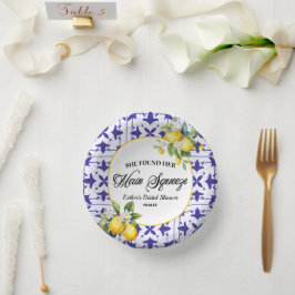 Ze vond haar Vrijgezellenfeest op het hoofdplein Papieren Kommen