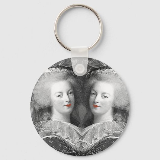 Ze was haar enige troost. Button Sleutelhanger (Voorkant)