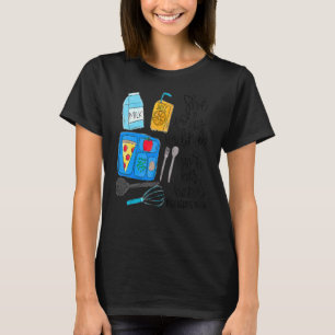 Ze werkt welwillend met haar handen Lunch Lady Caf T-shirt