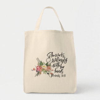 Ze werkt welwillend met haar handen tote bag