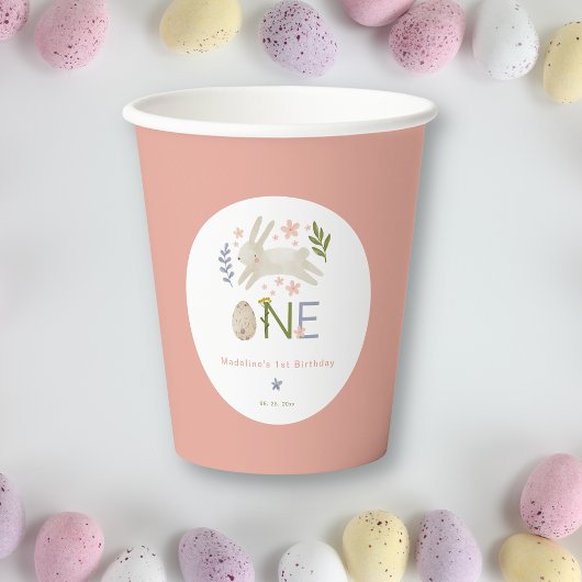 Ze wordt één jaar jarig papieren bekers