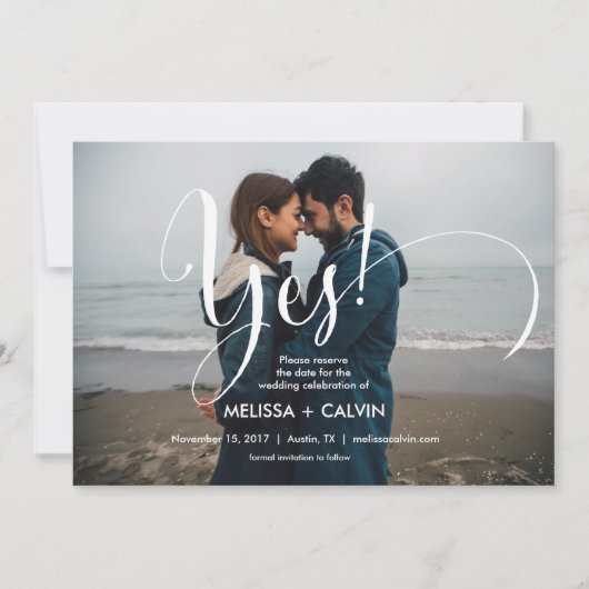 ze zegt ja Sparen de datum kalligrafische kaart v3 (Voorkant)