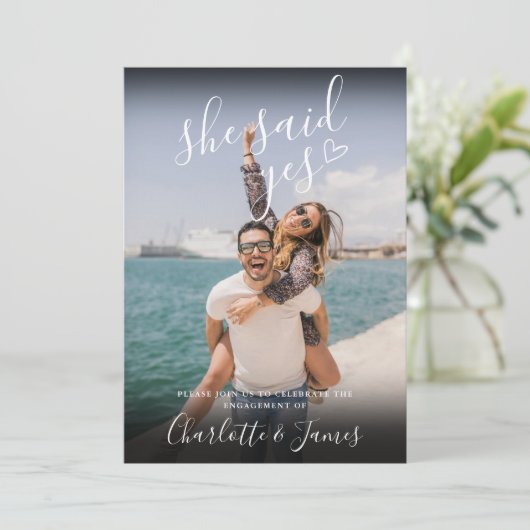 Ze zei dat de liefdeshart van Engagement Party fot Kaart (Staand voorkant)