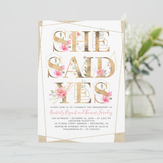 Ze zei ja, een romantisch verlovingsfeest kaart (Staand voorkant)