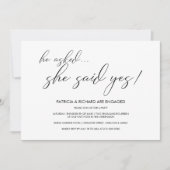 Ze zei ja Eenvoudige kalligrafie Engagement Party Kaart (Voorkant)