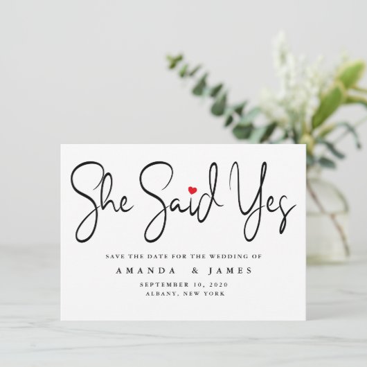 Ze zei ja eenvoudige minimalistische zwarte script save the date (Staand voorkant)