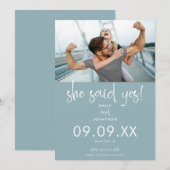 Ze zei ja Foto Modern Script Dusty Blue White Save The Date (Voorkant / Achterkant)