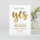 Ze zei ja Modern Gold Glitter Engagement Party Kaart (Staand voorkant)