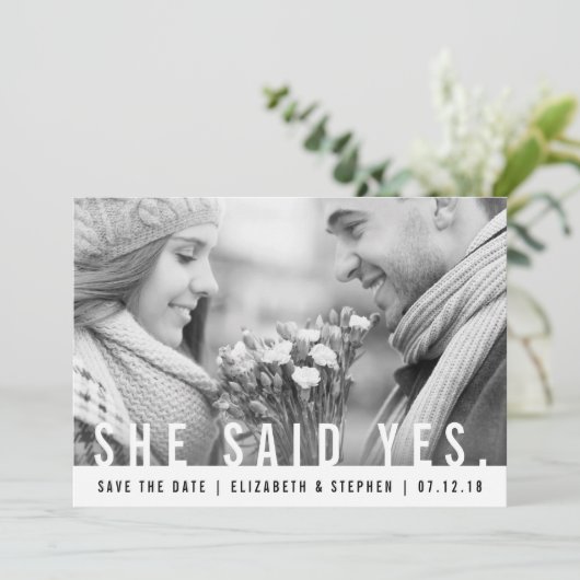 Ze zei ja | Moderne foto slaat de datum op Save The Date (Staand voorkant)