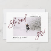 Ze zei ja! Moderne fotobruiloft Save The Date (Voorkant)