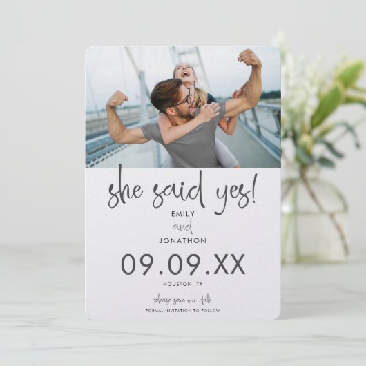 Ze zei ja tegen het moderne script save the date (Staand voorkant)