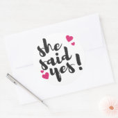 Ze zei ja! Verloving gevierd – Romantisch Ronde Sticker (Envelop)
