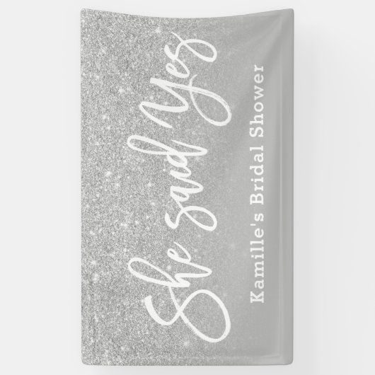 Ze zei ja vrijgezellenfeest grijs zilver glitter spandoek (Verticaal)