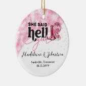 Ze zei verdomme ja Roze Western Booth Hoed Bruilof Keramisch Ornament (Rechts)