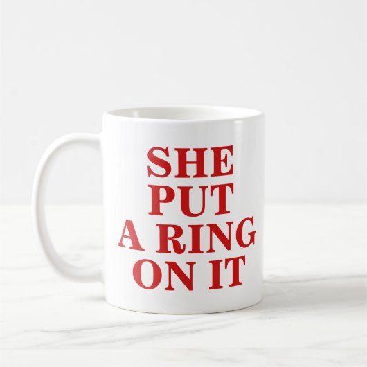 Ze zette een ring op het Mok Verloving Valentijnsd (Links)