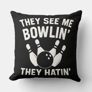 ZE ZIEN ME BOWLEN ZE HATEN KUSSEN