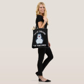 Ze zijn de pinguïns aan het opjagen! tote bag (Op model)