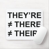 Ze zijn er niet. muismat (Met muis)