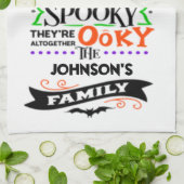 Ze zijn griezelig en ze zijn Kooky Mysterious Spoo Theedoek (Gevouwen)