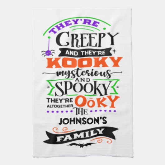 Ze zijn griezelig en ze zijn Kooky Mysterious Spoo Theedoek (Verticaal)