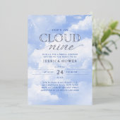 Ze zit op Cloud Nine Blue Vrijgezellenfeest Folie Uitnodiging (Staand Voorkant)