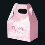 Ze zit op Cloud Nine Pink Vrijgezellenfeest Bedankdoosjes<br><div class="desc">Dit vrijgezellenfeesten ontwerp is voorzien van etherische wolken met tekst in moderne stijl</div>