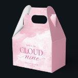 Ze zit op Cloud Nine Pink Vrijgezellenfeest Bedankdoosjes<br><div class="desc">Dit vrijgezellenfeesten ontwerp is voorzien van etherische wolken met tekst in moderne stijl</div>