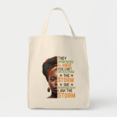 Ze zweep terug Ik ben de Storm sterke vrouw Tote Bag (Voorkant)