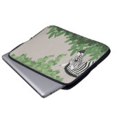 Zebra amongst Leaves Laptop Sleeve (Voorkant onderkant)