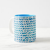 Zebra Blue en White Chevron Tweekleurige Koffiemok (Voorkant links)