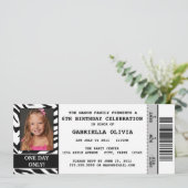 Zebra Event Ticket Birthday Party Invitation Kaart (Staand voorkant)