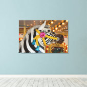Zebra Horse Merry-Go-Round Carousel Ride Foto Canvas Afdruk (Insitu (Houten vloer))