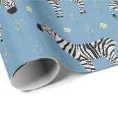 Zebra in savanne safari patroon op lichtblauw cadeaupapier (Rol Hoek)