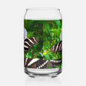 Zebra longwing vlinder op een Hibiscus Red Blikvorm Glas (Links)