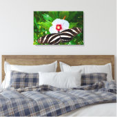 Zebra longwing vlinder op een Hibiscus Red Heart Canvas Afdruk (Insitu (Slaapkamer))