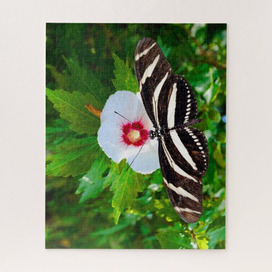 Zebra longwing vlinder op een Hibiscus Red Heart Legpuzzel (Verticaal)