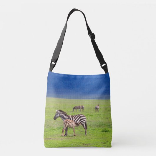 Zebra op grasland in Afrika Crossbody Tas (Achterkant)