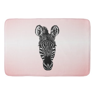Zebra op roze badmat