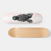 Zebra op roze persoonlijk skateboard (Horizontaal)