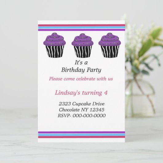 Zebra Pattern Cupcakes Birthday Party Invitation Kaart (Staand voorkant)